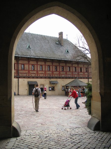Karlštejn - brána na nádvoří